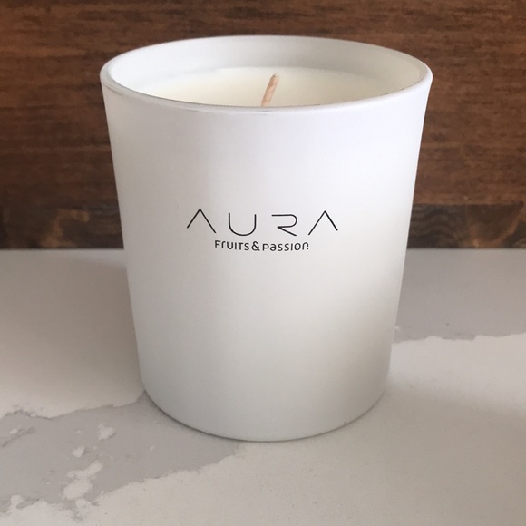 ✨Sold✨Aura Fruits & Passion Vanilla and Baltic Amber Candle - Picture 2 of 7